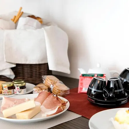 Residenza Del Borgo Lägenhetshotell 4*