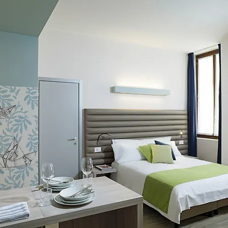 Residenza Del Borgo Lägenhetshotell Bergamo